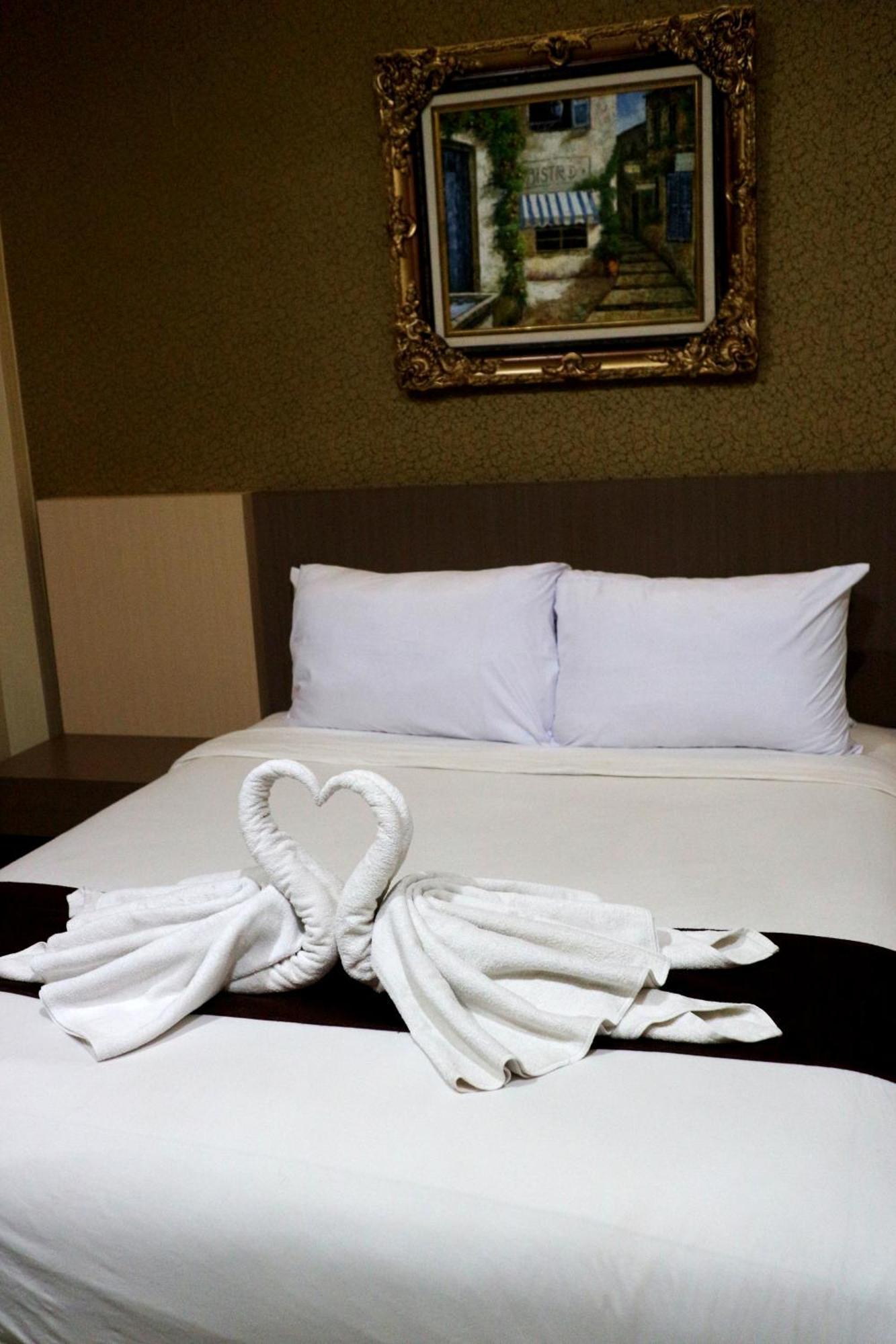 Grand Dian Boutique Hotel Cirebon Exterior foto